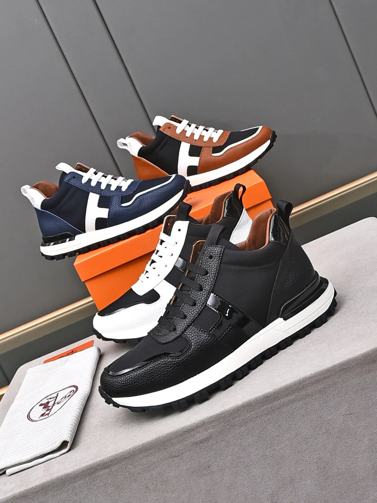 📛📛📛PPP480 (Hermes high-top)🆕Men's color-blocked sneakers, decorated with textured calfskin details. Spliced ​​with original cowhide, this shoe draws inspiration from the equestrian world, integrating technical details and practical functions. Breathable sheep lining, rubber wear-resistant outsole, high-end quality, every detail is perfectly combined! Size: 38-44 (45 can be customized)
